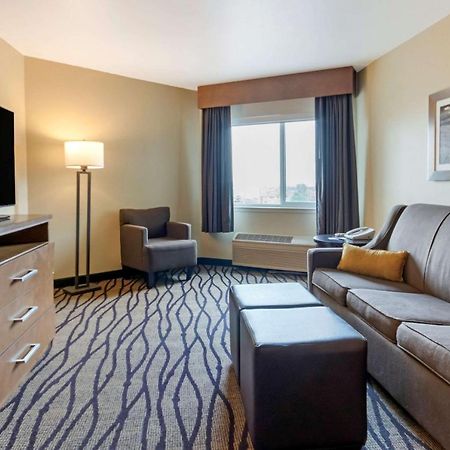 Comfort Inn & Suites Market - Airport Грейт-Фолс Экстерьер фото